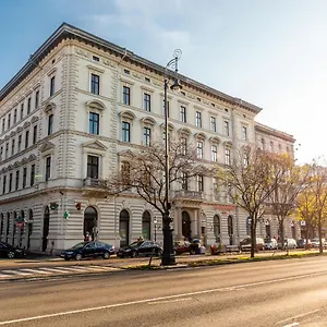 Hotel Adagio Downtown ***
